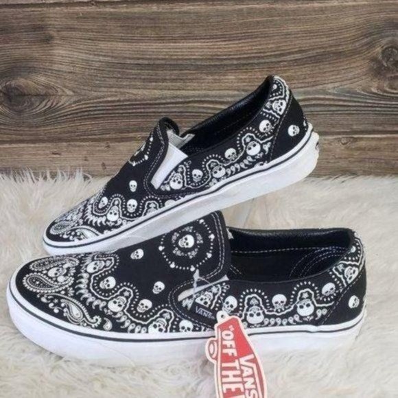 Vans Shoes - New Vans Black White Skull Bandana Classic Slip On Shoes